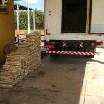 PRF apreende 458 quilos de maconha em caminhão roubado na BR-262