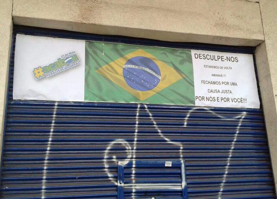 #acabou: comércio deixa portas fechadas em protesto contra Dilma