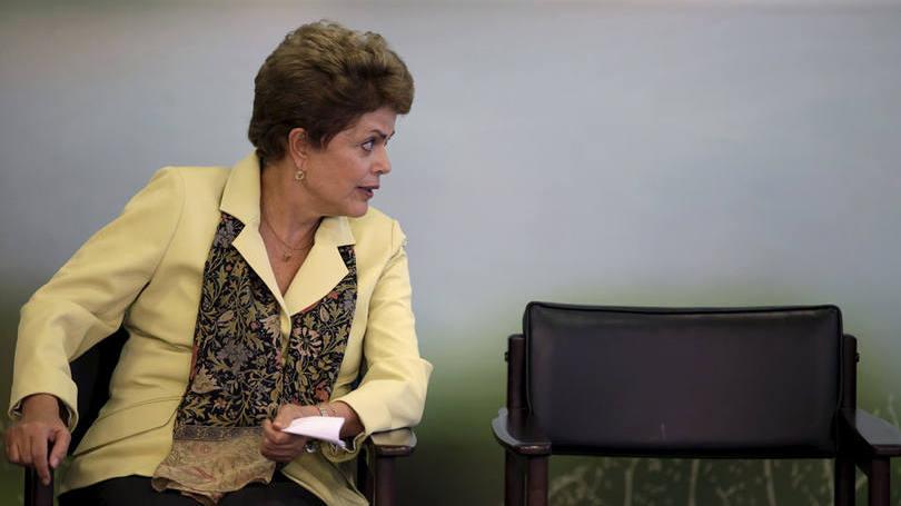 Dilma viaja ao México em primeira visita de Estado ao país
