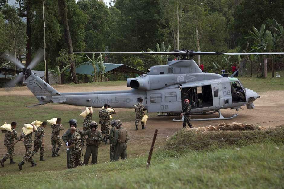 Centenas de soldados fazem busca a helicóptero dos EUA desaparecido no Nepal