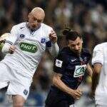 Cavani marca, e PSG fecha Tríplice Coroa com Copa da França