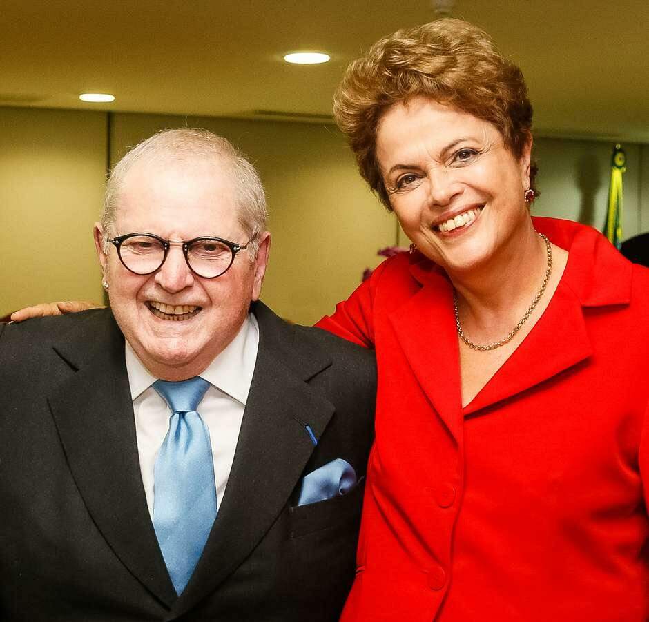 Após foto com Dilma, Jô é hostilizado na web: “petralha”