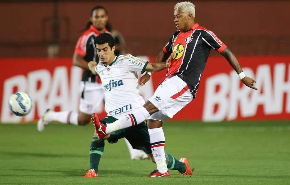 Palmeiras faz jogo sonolento com Joinville e empata 2ª