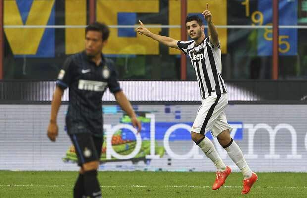 Está iluminada! Juventus vira e complica Inter em Milão
