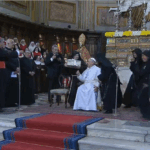 Papa é “atacado” por freiras durante celebração em Igreja de Nápoles