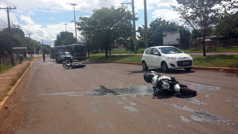 Colisão deixa dois motociclistas feridos na Euler de Azevedo