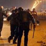 Procuradoria acusa 16 por mortes em estádio no Egito