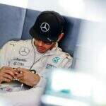 Atual campeão, Lewis Hamilton garante pole-position na Austrália