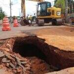 Após causar quatro acidentes, buracos gigantes começam a ser tapados