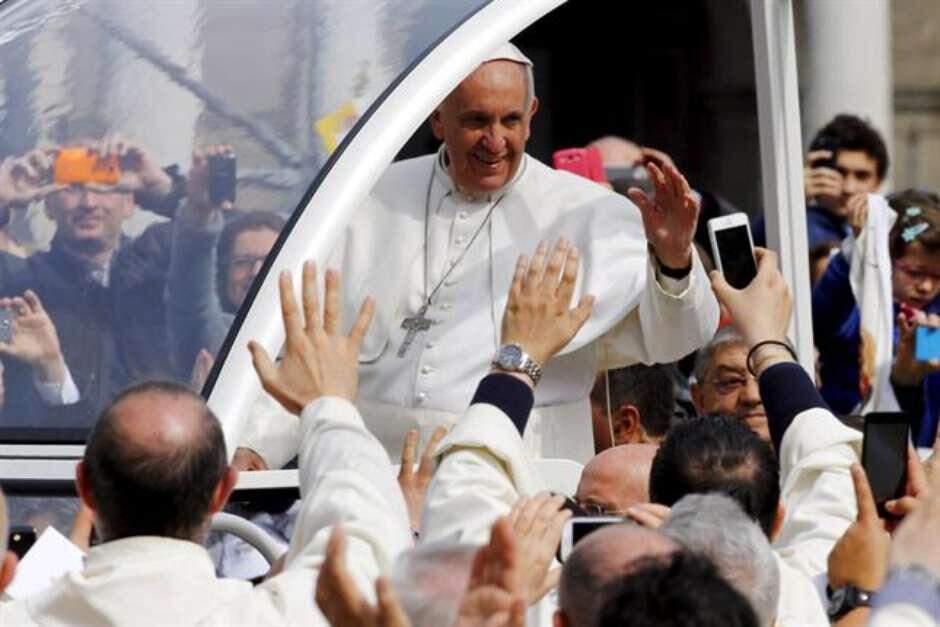 A corrupção fede, afirma Papa Francisco durante visita realizada à terra da máfia