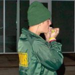 Justin Bieber deixa festa para fumar ‘cigarrinho suspeito’