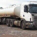 Bitrem com 43 mil litros de etanol é apreendida e empresa multada em R$ 21 mil