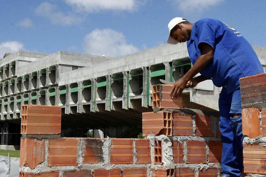 Setor de construção civil estima que haverá 500 mil demissões este ano