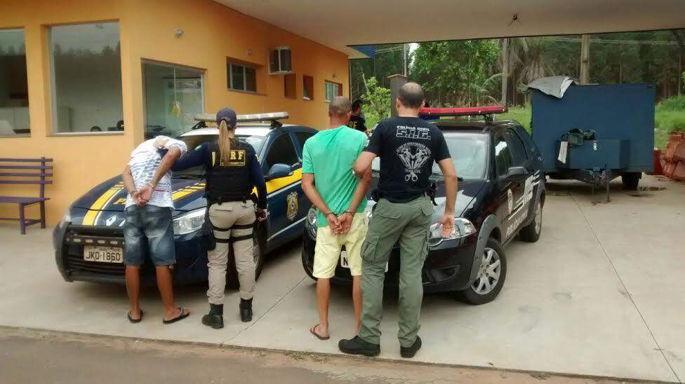 Assaltantes de ônibus intermunicipais são presos pela PRF