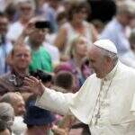 Papa Francisco faz crítica a fabricantes e traficantes de armas