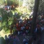 VIDEO: “Desce Bernal”, gritam agentes de saúde em frente à prefeitura