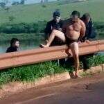 Peladão: traficante tenta fugir pulando em rio, mas acaba preso ao voltar à margem
