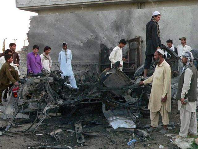 Ataque de homem-bomba deixa pelo menos 12 mortos e 26 feridos no Afeganistão