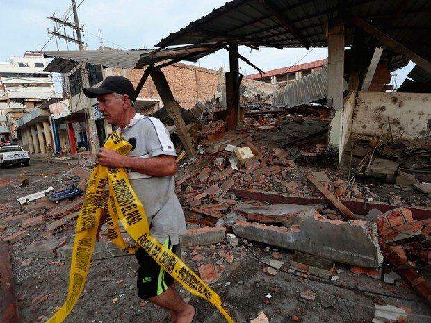 Terremoto no Equador que causou tsunami em 4 países já deixou 233 mortos