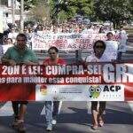 Professores exigem nova proposta de Bernal e marcam greve para dia 26