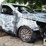 Bandidos roubam carro para ‘arrastão’ e colocam fogo em seguida