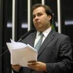 Rodrigo Maia fala em crime da presidente; Fontana acusa golpe