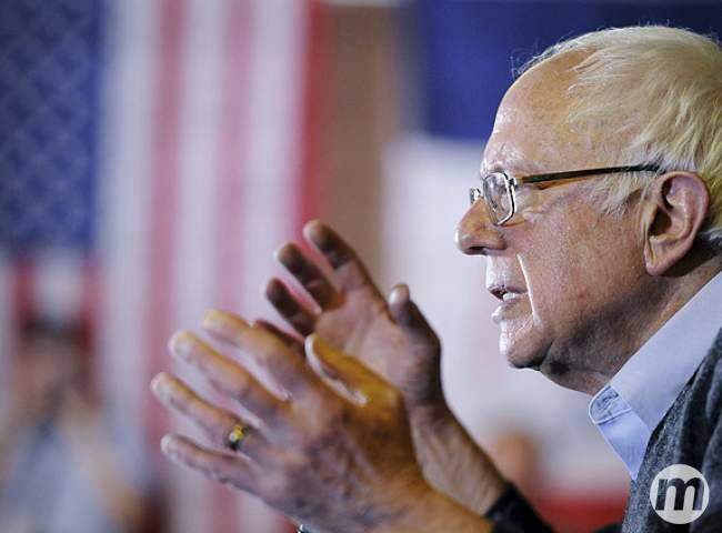 Sanders parabeniza Hillary, mas lamenta ‘irregularidades’