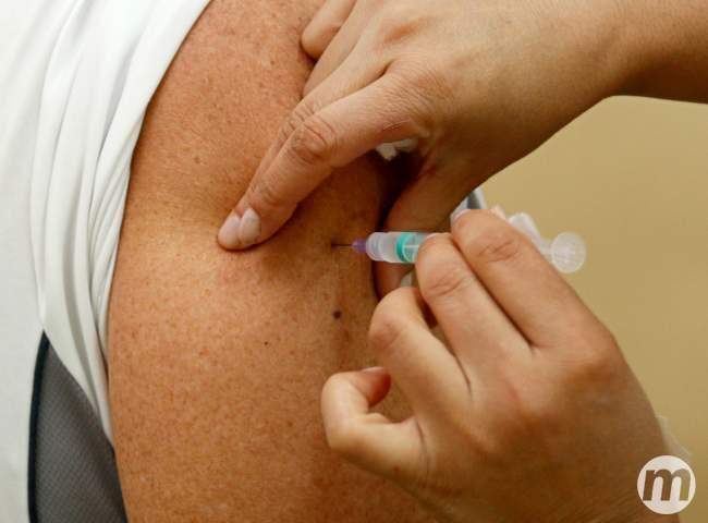 Campanha de vacinação contra gripe começa no sábado com vacinas em lugares públicos
