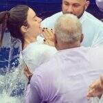 Agora evangélica, Thaila Ayala posta foto de batismo religioso