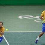 Melo e Soares vencem irmãos tailandeses na estreia de duplas no tênis