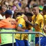 Brasil encerra ‘seca’ de 200 minutos, goleia e evita vexame