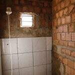 ‘Novela sem fim’: casas no Vespasiano Martins estão até sem vaso sanitário
