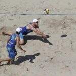 Brasil vence Espanha e passa para quartas de final no vôlei de praia