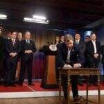 Presidente da Colômbia convoca plebiscito sobre acordo de paz com as Farc