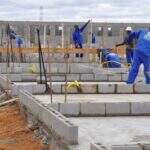 Indústria da construção continua operando em ritmo de queda, diz CNI