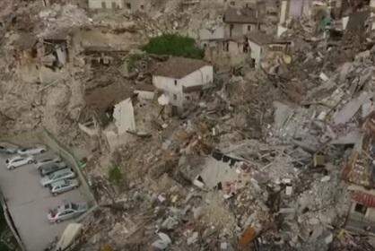 Novo tremor de terra na Itália coloca em risco as equipes de salvamento
