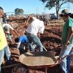Após tempestade levar barracos, começa construção de casas no Bom Retiro