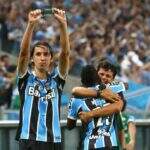 Grêmio segura Atlético, destrói jejum e vira maior campeão
