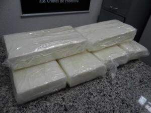 Dupla que levava carga de cocaína avaliada em mais de R$ 100 mil é presa na BR-463