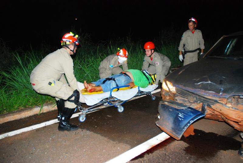 Passageiro de moto foge após veículo se envolver em acidente na Rodovia BR-267