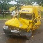 Trânsito na Gury Marques fica impedido após acidente com ambulância