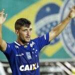 Cruzeiro passa sufoco, mas vence e reassume liderança