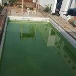 Em plena epidemia, piscina de mansão na Afonso Pena é tormento para vizinhos