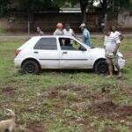 Motorista perde controle da direção e carro capota em rua da Capital