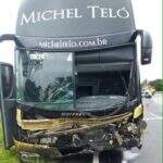 Motorista do ônibus de Michel Teló recupera-se em hospital e está fora de risco