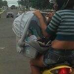 Leitor flagra bebê ‘passeando’ em motocicleta na Manoel da Costa Lima
