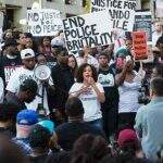 Cinco policiais são mortos em ataque durante protesto contra racismo nos EUA