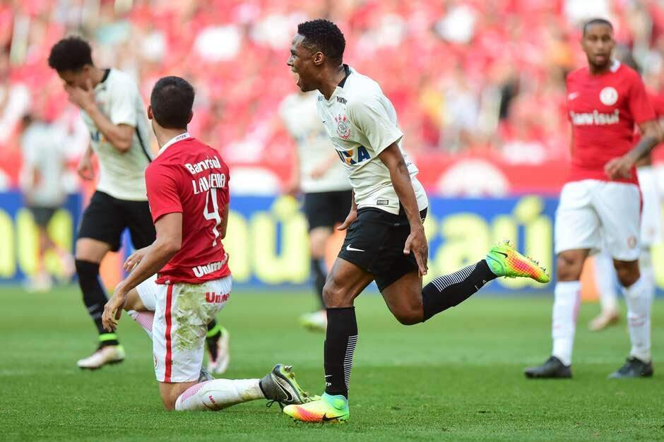 Corinthians Volta A Vencer E Amplia Série Negativa Do Inter