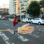 Campanha para travessia na faixa de pedestres acontece na Capital