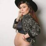 Pitty, grávida de 7 meses, mostra barrigão em ensaio: ‘Meu marido enjoou comigo’